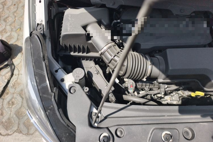 Used Buick GL8 2022 Land Cruiser Executive Class 652T Comfort Model Engine Bay Right