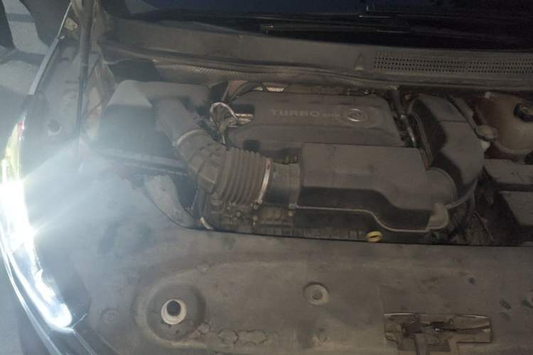 Used Buick GL8 2022 ES Landtrek 653T Luxury Edition Engine Bay Right