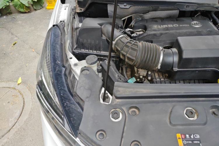 Used Buick GL8 2022 Land Cruiser Executive Class 652T Comfort Model Engine Bay Right