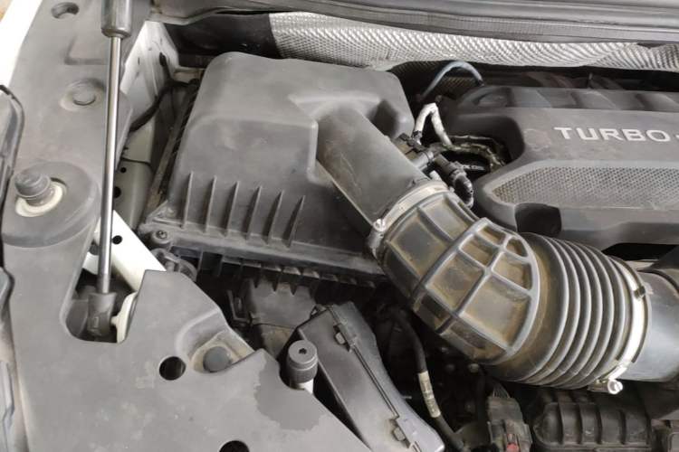 Used Buick GL8 2022 ES Landtrek 653T Comfort Edition Engine Bay Right