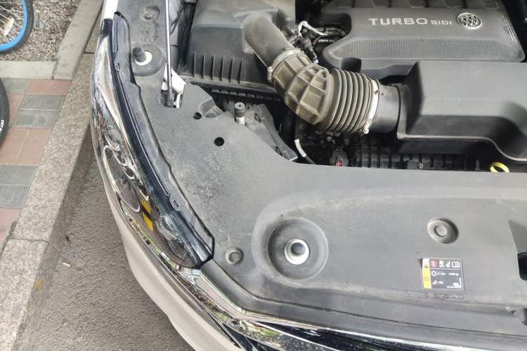 Used Buick GL8 2022 ES Landtrek 653T Flagship Model Engine Bay Right