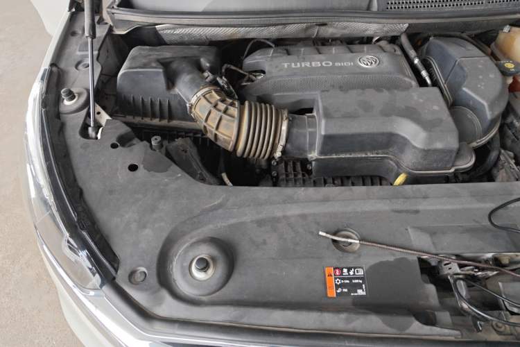 Used Buick GL8 2022 ES Land Cruiser 653T Luxury Model Engine Bay Right