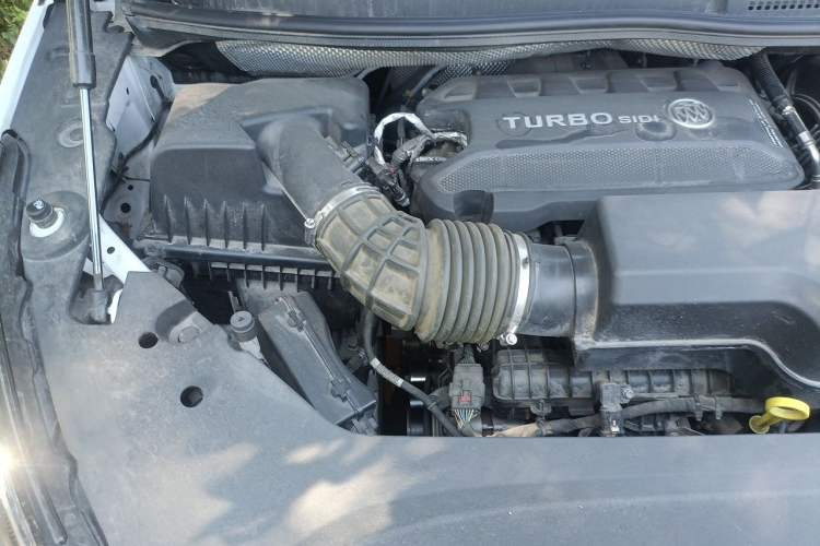 Used Buick GL8 2022 ES Landtrek 653T Luxury Edition Engine Bay Right