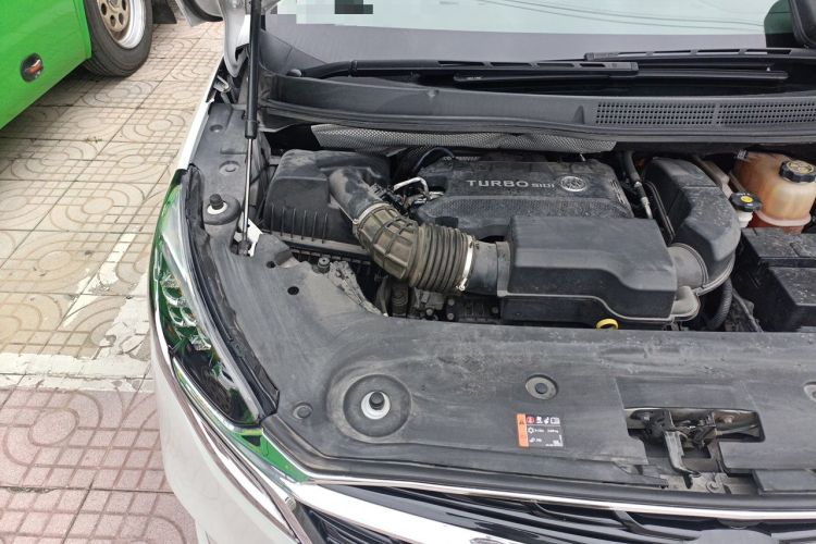 Used Buick GL8 2022 ES Landtrek 653T Luxury Edition Engine Bay Right