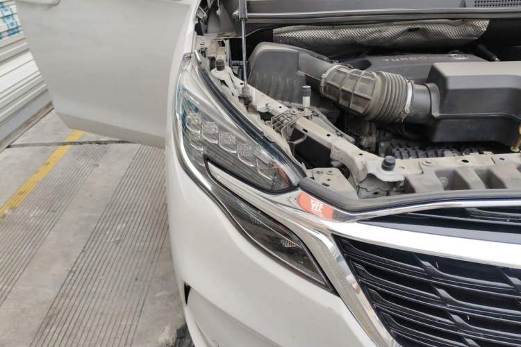 Used Buick GL8 2022 ES Landtrek 653T Luxury Edition Engine Bay Right