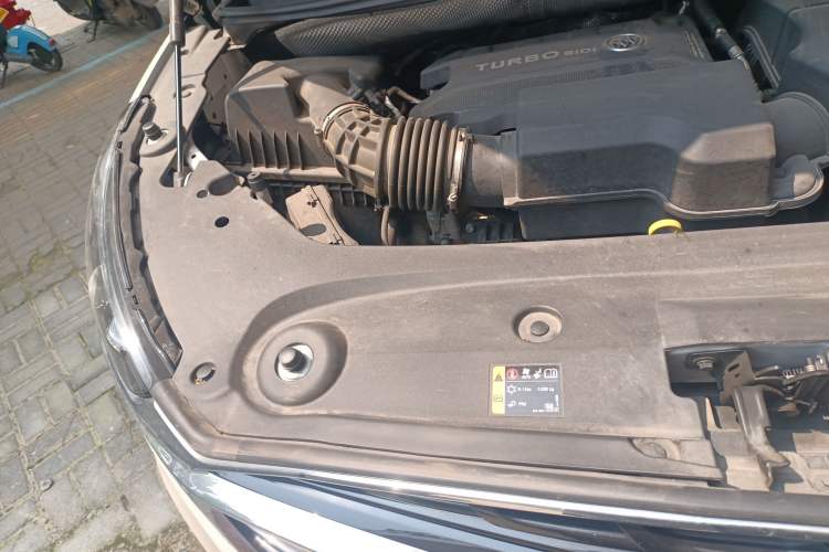 Used Buick GL8 2022 ES Landtrek 653T Flagship Model Engine Bay Right
