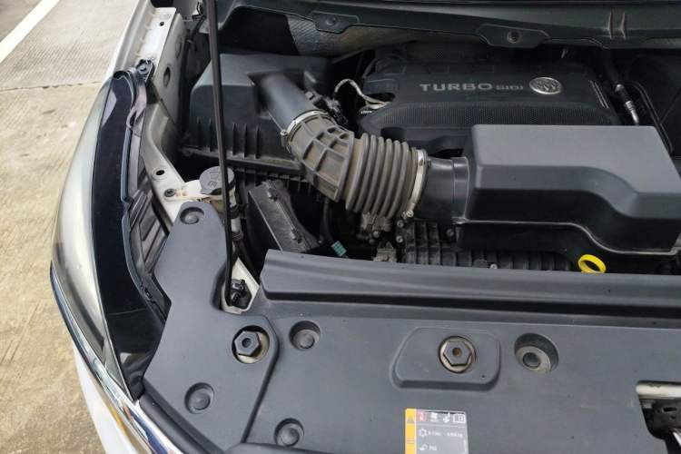 Used Buick GL8 2022 Land Business Class 652T Luxury Model Engine Bay Right
