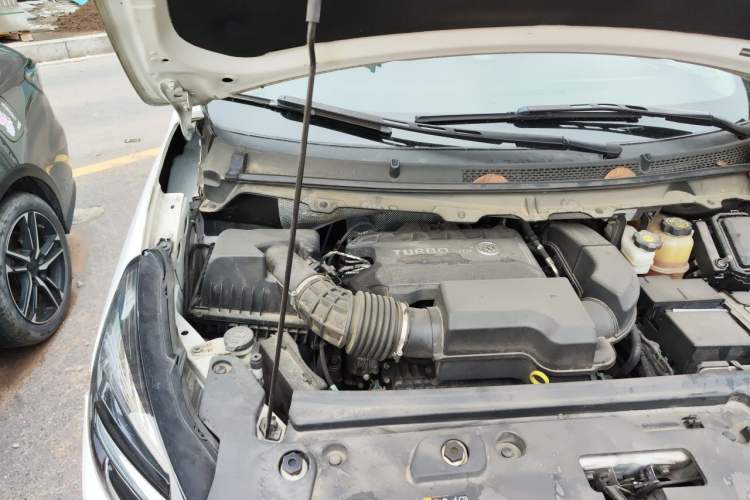 Used Buick GL8 2022 Land Cruiser Executive Class 652T Comfort Model Engine Bay Right