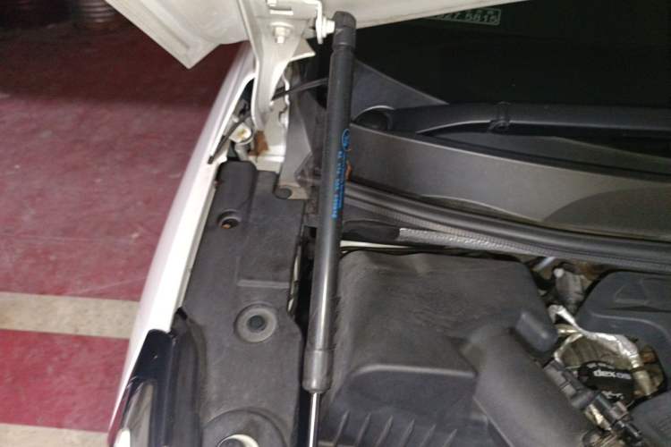 Used Buick GL8 2022 ES Landtrek 653T Comfort Edition Engine Bay Right