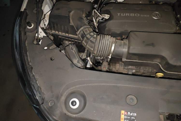 Used Buick GL8 2022 ES Landtrek 653T Comfort Edition Engine Bay Right