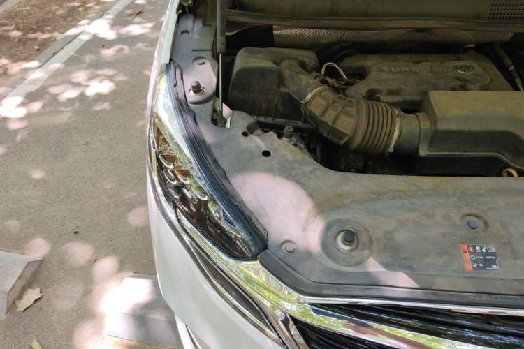 Used Buick GL8 2022 ES Landtrek 653T Comfort Edition Engine Bay Right