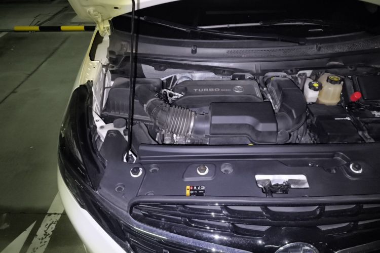 Used Buick GL8 2022 Land Business Class 652T Luxury Model Engine Bay Right