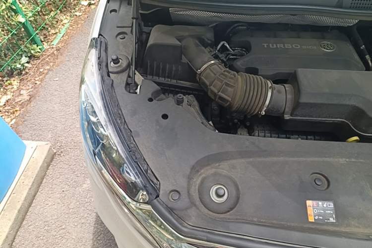 Used Buick GL8 2022 ES Landtrek 653T Comfort Edition Engine Bay Right