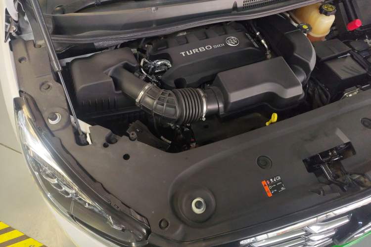 Used Buick GL8 2022 ES Landtrek 653T Luxury Edition Engine Bay Right