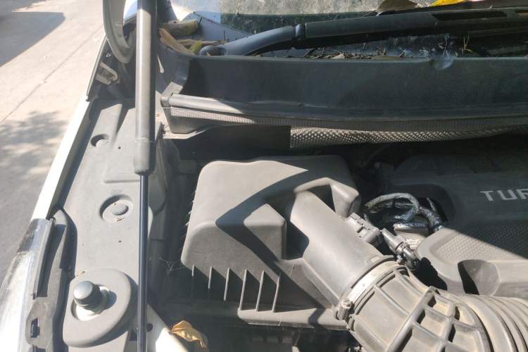 Used Buick GL8 2022 ES Landtrek 653T Comfort Edition Engine Bay Right