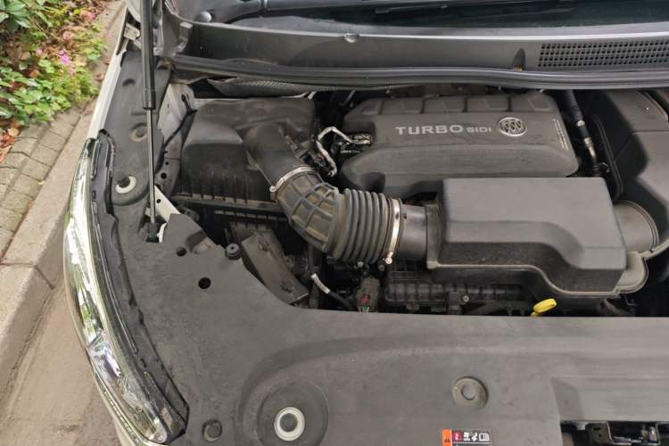 Used Buick GL8 2022 ES Landtrek 653T Luxury Edition Engine Bay Right