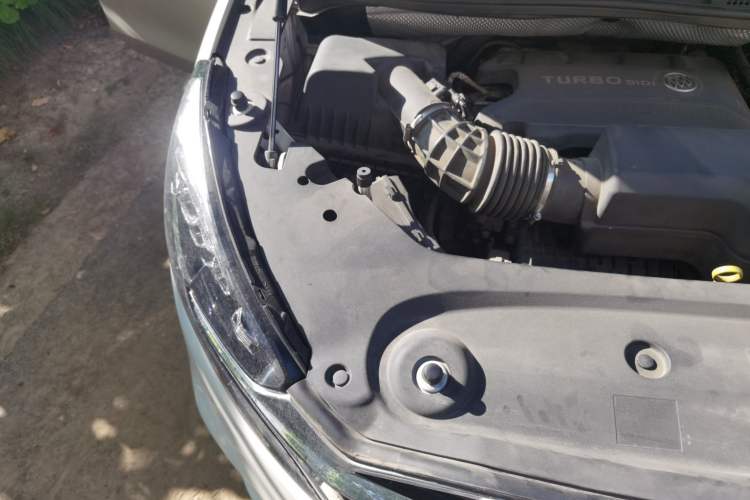 Used Buick GL8 2022 ES Landtrek 653T Comfort Edition Engine Bay Right