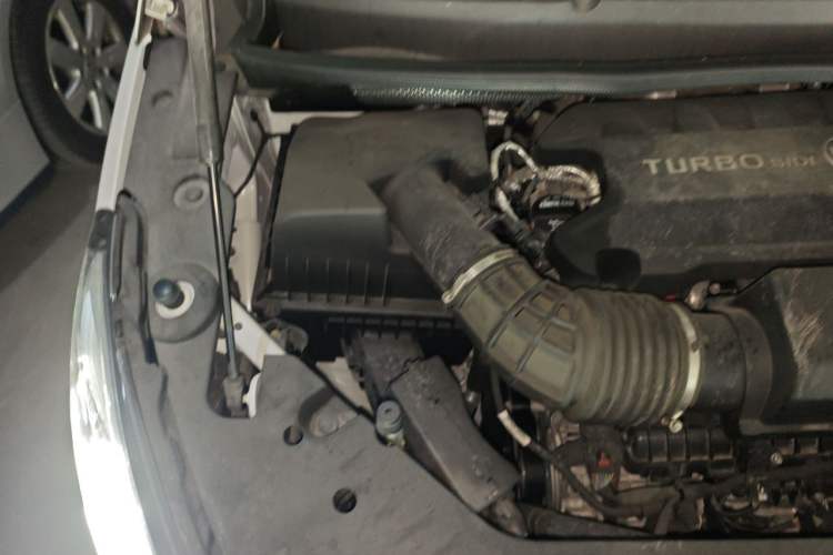 Used Buick GL8 2022 ES Landtrek 653T Luxury Edition Engine Bay Right