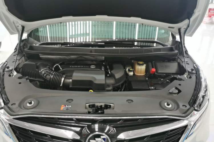 Used Buick GL8 2022 ES Landtrek 653T Flagship Model Engine Bay