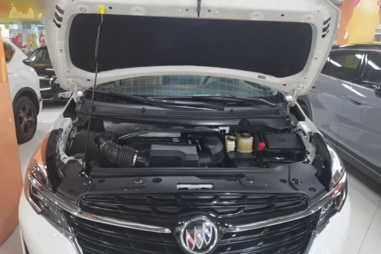 Used Buick GL8 2022 Land Cruiser Executive Class 652T Comfort Model Engine Bay