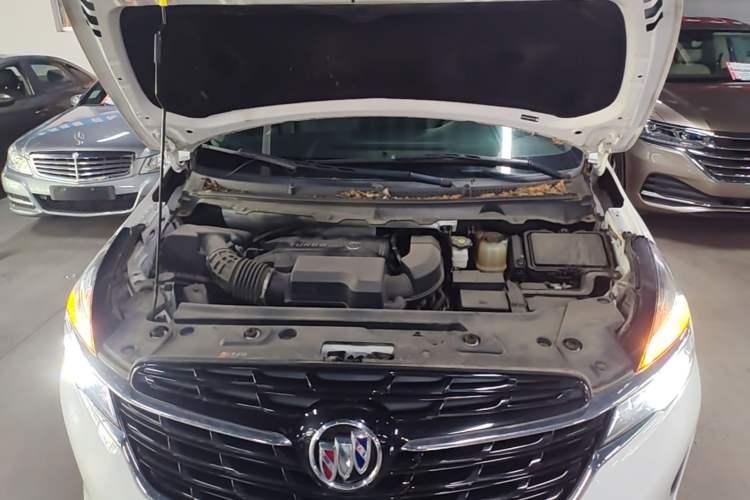 Used Buick GL8 2022 Land Cruiser Executive Class 652T Comfort Model Engine Bay