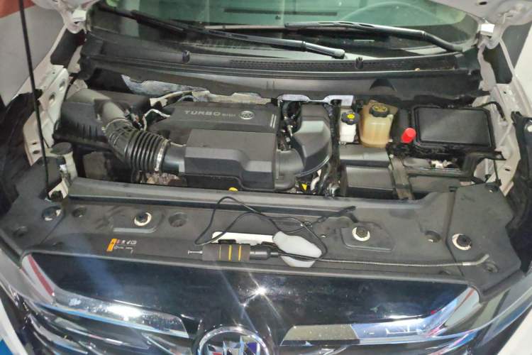 Used Buick GL8 2022 Land Business Class 652T Luxury Model Engine Bay