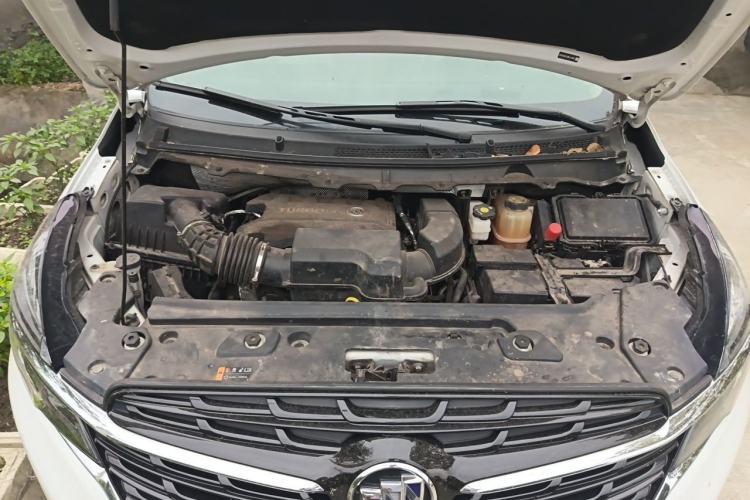 Used Buick GL8 2022 Land Cruiser Executive Class 652T Comfort Model Engine Bay