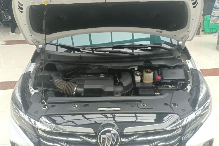 Used Buick GL8 2022 Land Business Class 652T Luxury Model Engine Bay