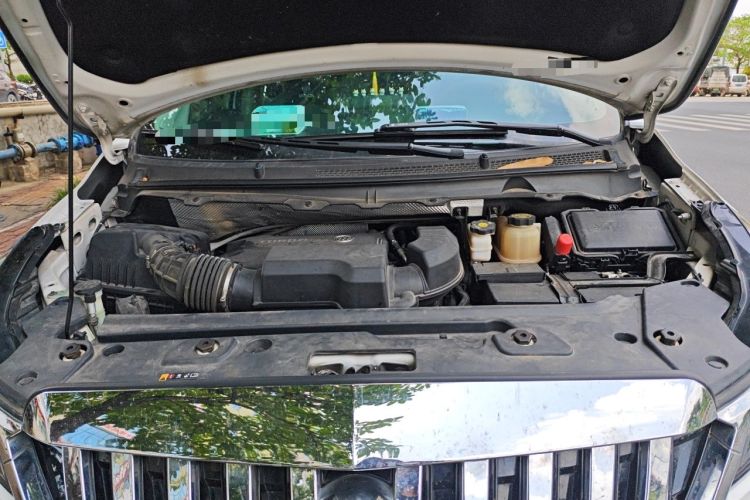 Used Buick GL8 2022 Land Business Class 652T Luxury Model Engine Bay