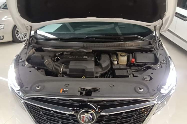 Used Buick GL8 2022 ES Land Cruiser 653T Luxury Model Engine Bay