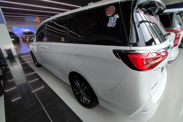 Used Buick GL8 2022 ES Landtrek 653T Luxury Edition Exterior 2