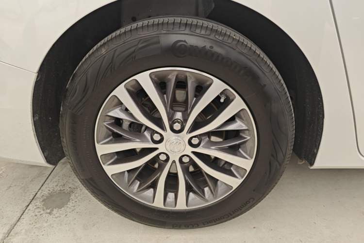 Used Buick GL8 2022 ES Landtrek 653T Luxury Edition Exterior 2