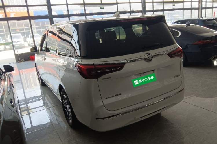 Used Buick GL8 2022 ES Landtrek 653T Luxury Edition Exterior 2