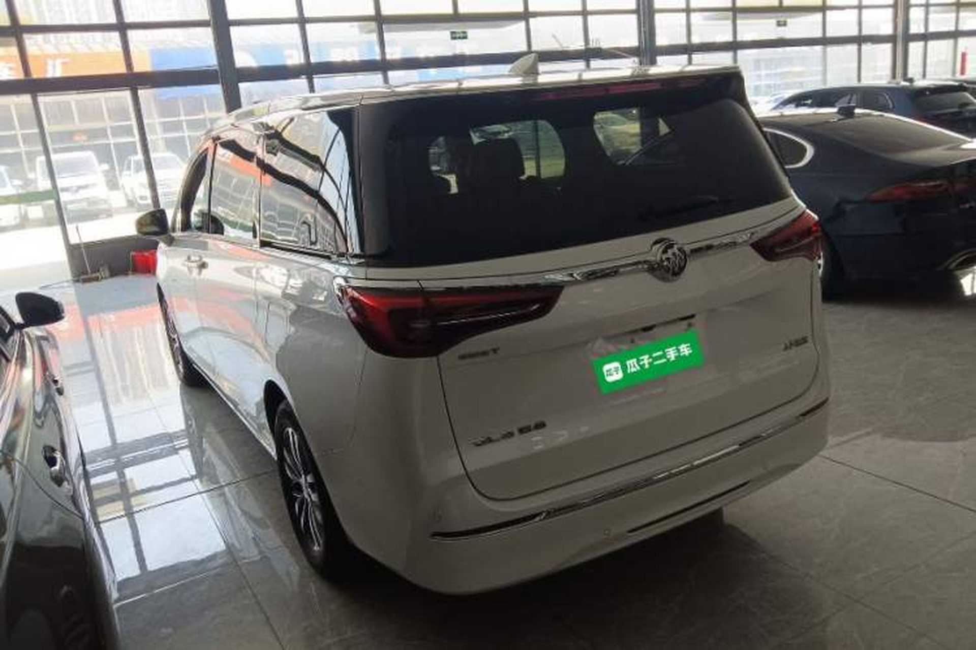 Used Buick GL8 2022 ES Landtrek 653T Luxury Edition Exterior 2