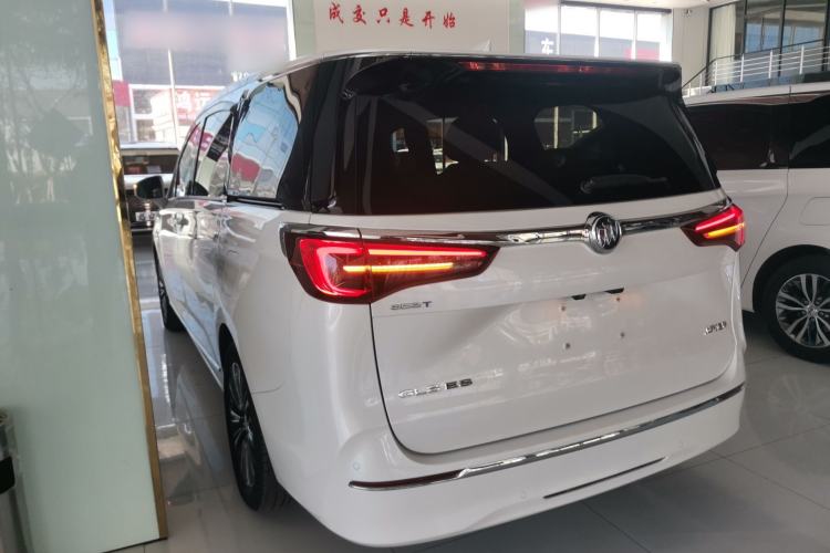 Used Buick GL8 2022 ES Landtrek 653T Flagship Model Exterior 2