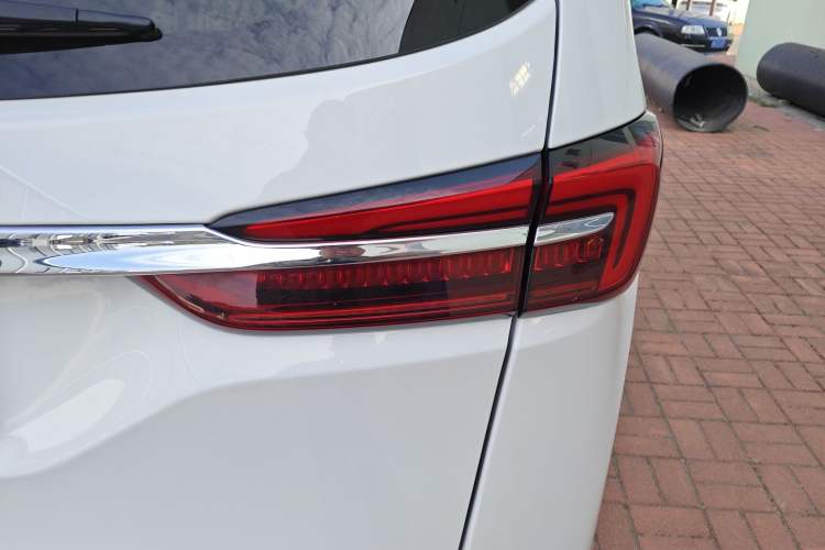 Used Buick GL8 2022 Land Business Class 652T Luxury Model Exterior 3