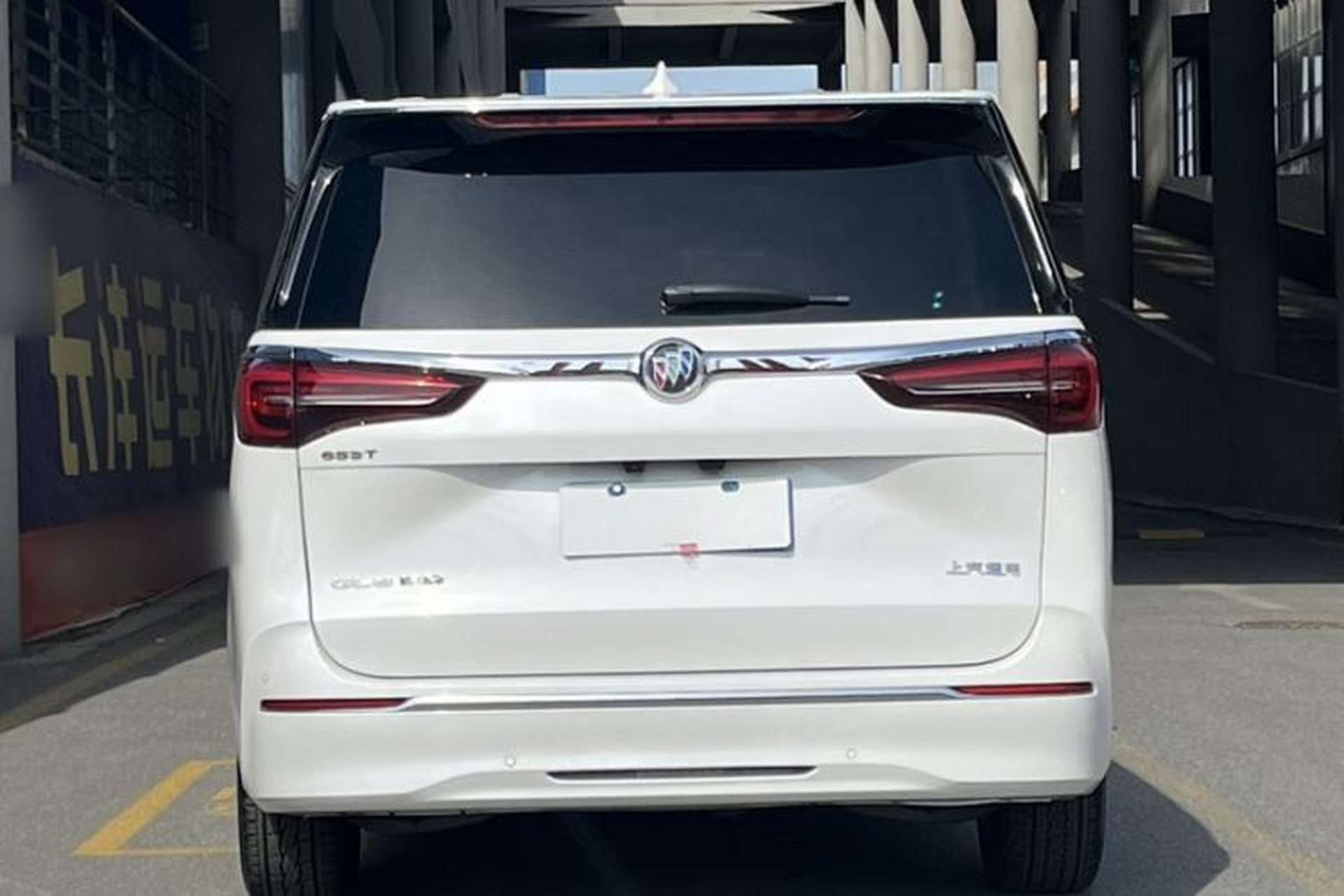 Used Buick GL8 2022 ES Land Cruiser 653T Luxury Model Exterior 3