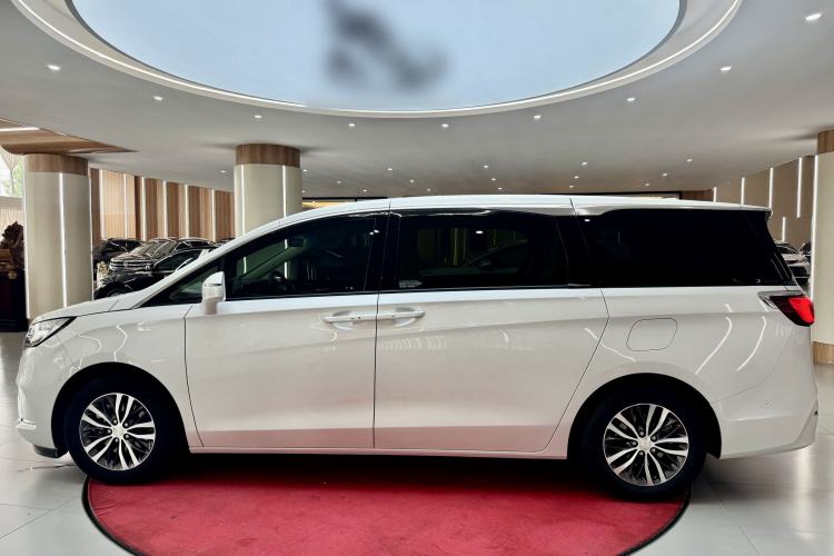 Used Buick GL8 2022 ES Landtrek 653T Luxury Edition Exterior 4