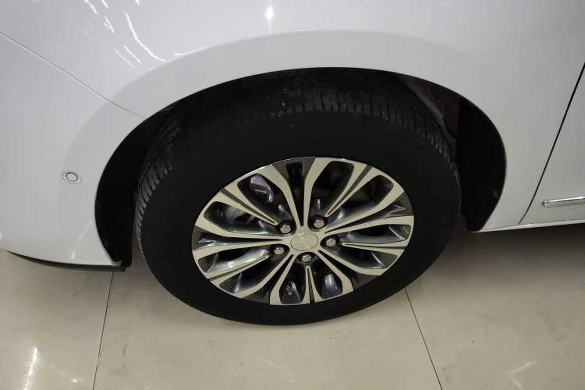 Used Buick GL8 2022 Land Executive Class 652T Prestige Model Exterior 4