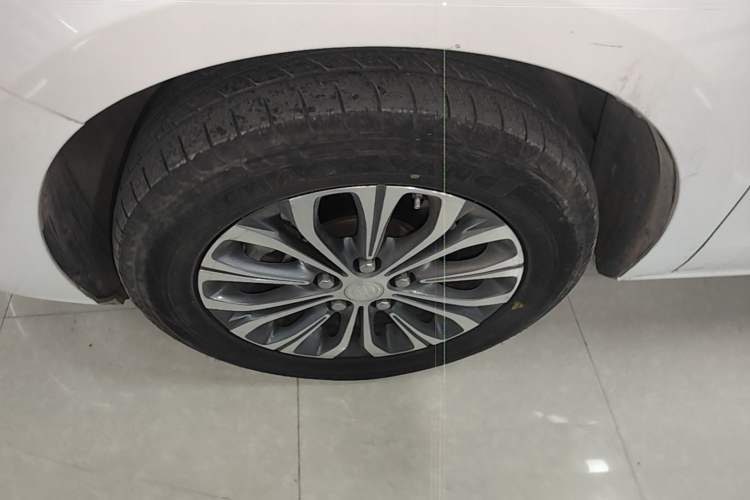 Used Buick GL8 2022 Land Cruiser Executive Class 652T Comfort Model Exterior 4