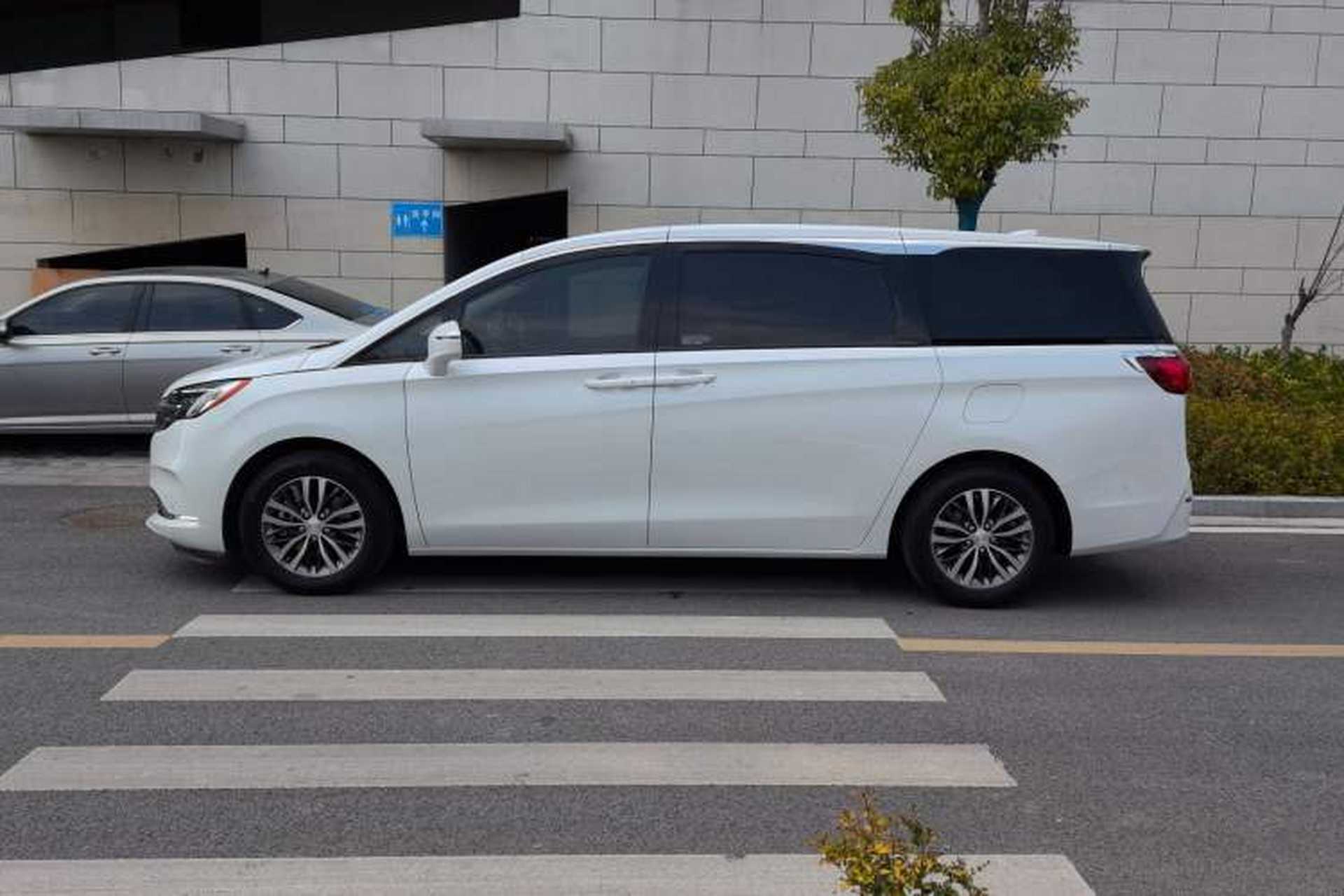 Used Buick GL8 2022 ES Landtrek 653T Luxury Edition Exterior 4