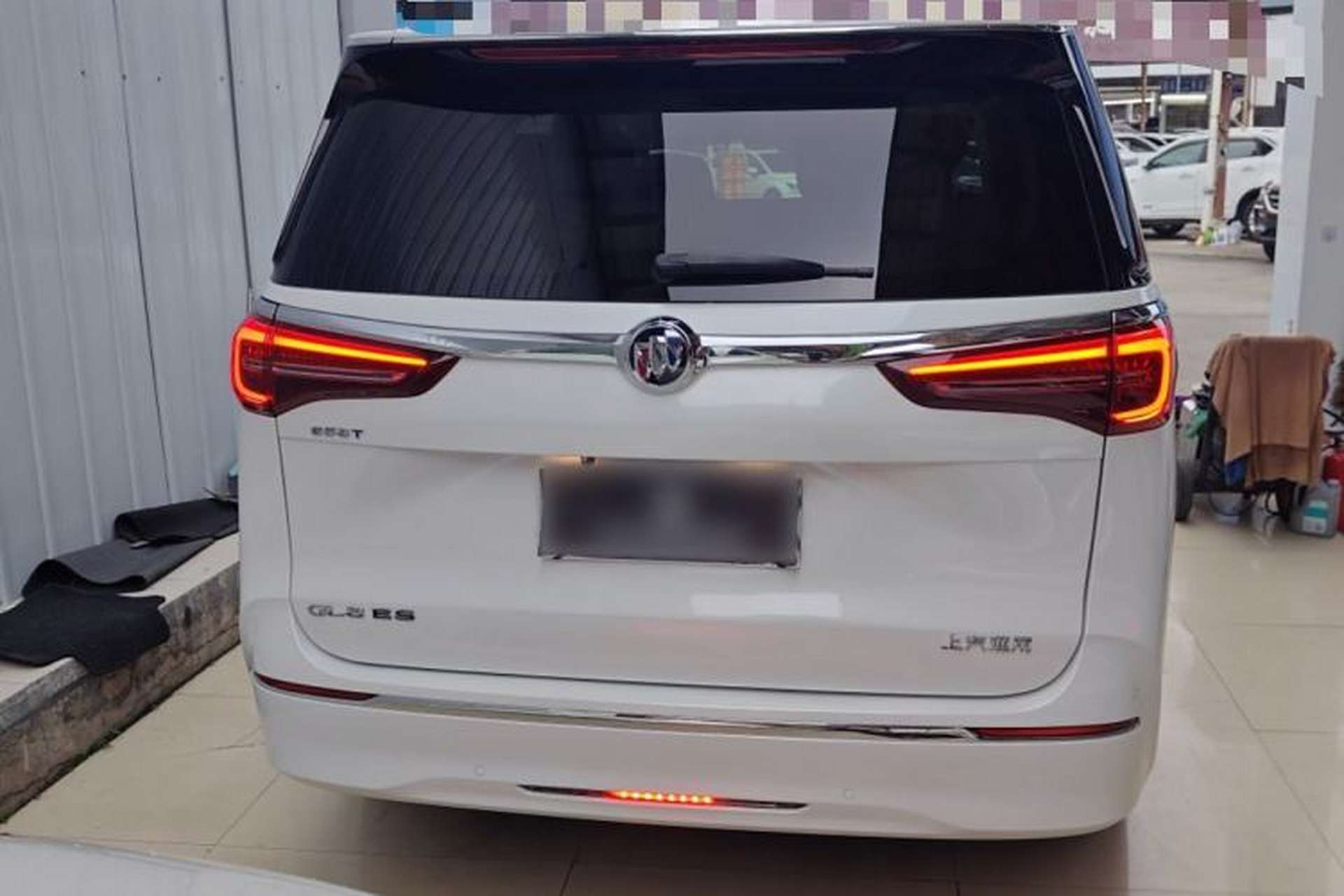 Used Buick GL8 2022 ES Landtrek 653T Comfort Edition Exterior 4