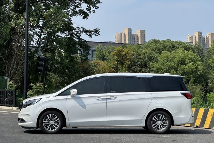 Used Buick GL8 2022 ES Landtrek 653T Luxury Edition Exterior 4