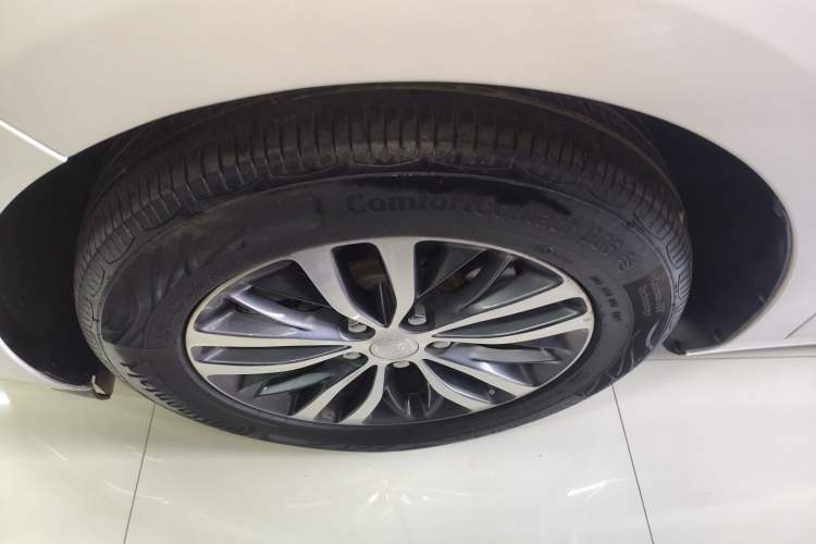 Used Buick GL8 2022 ES Landtrek 653T Comfort Edition Exterior 4