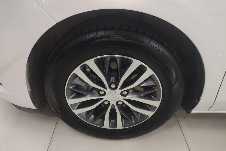 Used Buick GL8 2022 ES Landtrek 653T Comfort Edition Exterior 4