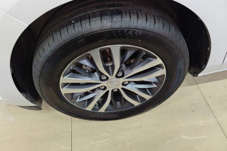 Used Buick GL8 2022 ES Landtrek 653T Comfort Edition Exterior 4
