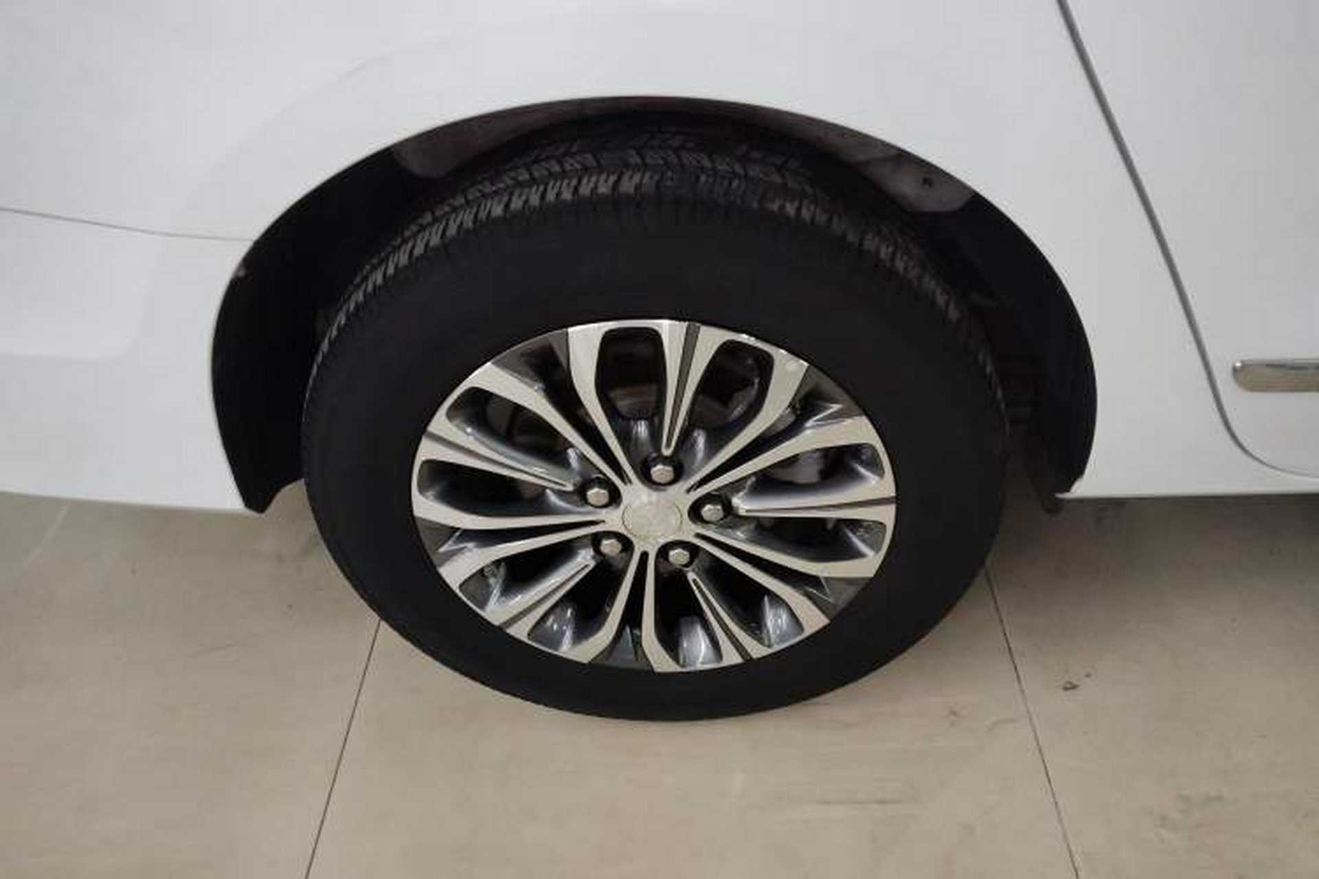 Used Buick GL8 2022 Land Executive Class 652T Prestige Model Exterior 5