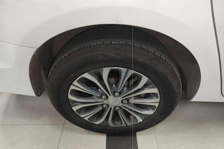Used Buick GL8 2022 Land Cruiser Executive Class 652T Comfort Model Exterior 5