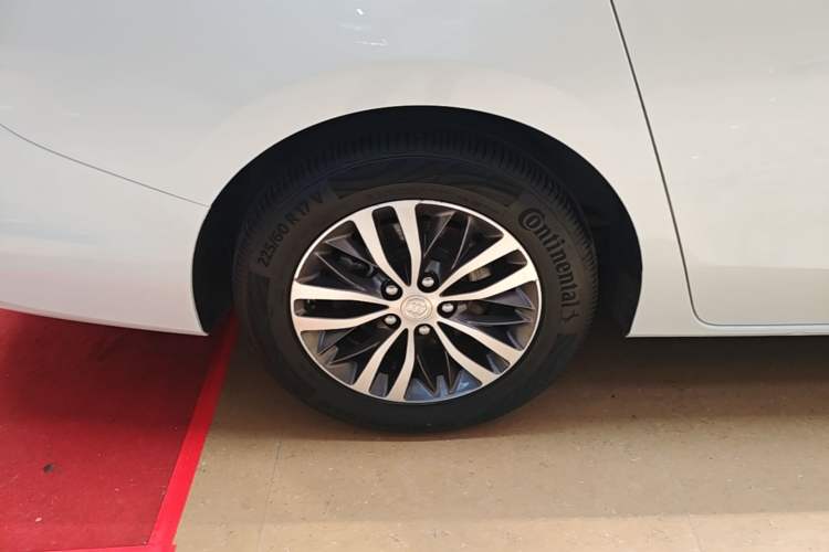 Used Buick GL8 2022 ES Landtrek 653T Comfort Edition Exterior 5