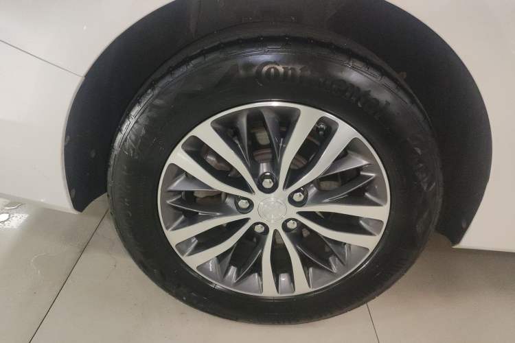 Used Buick GL8 2022 ES Landtrek 653T Comfort Edition Exterior 5